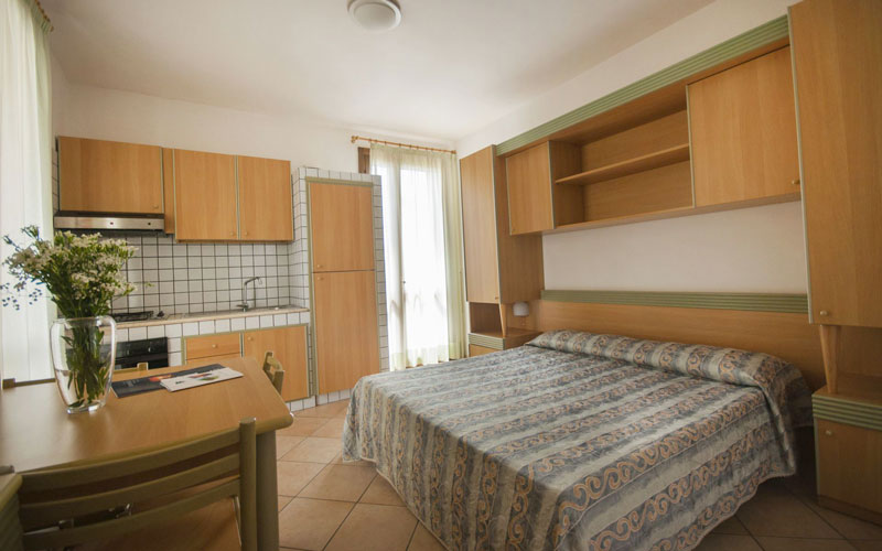 SAIRON VILLAGE 4****